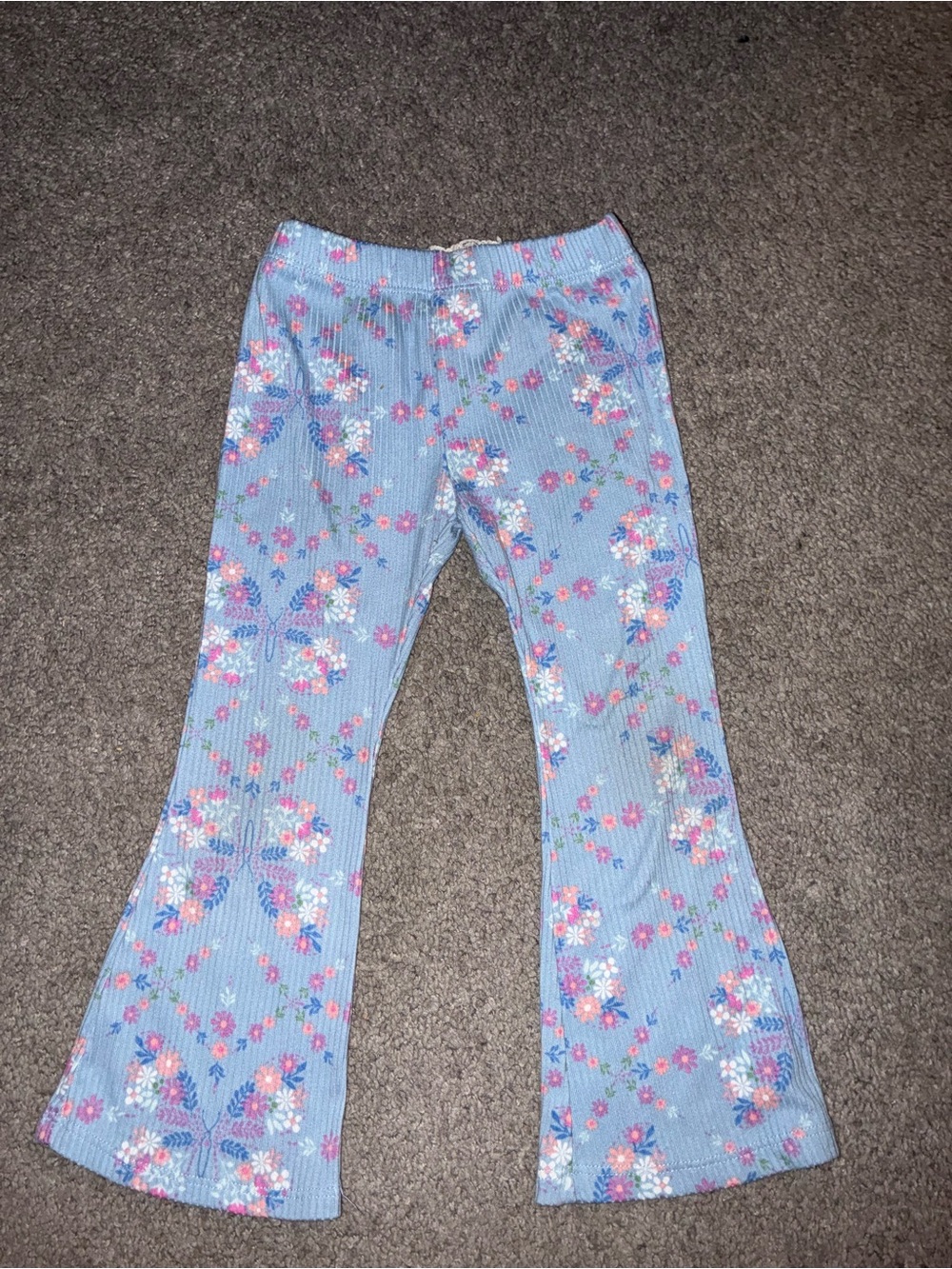 Four pairs of girls pants 4T